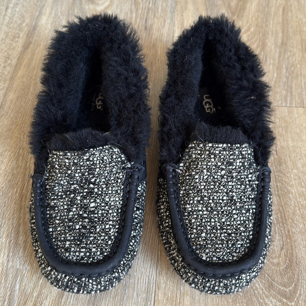 Genuine UGG Slippers Size 6